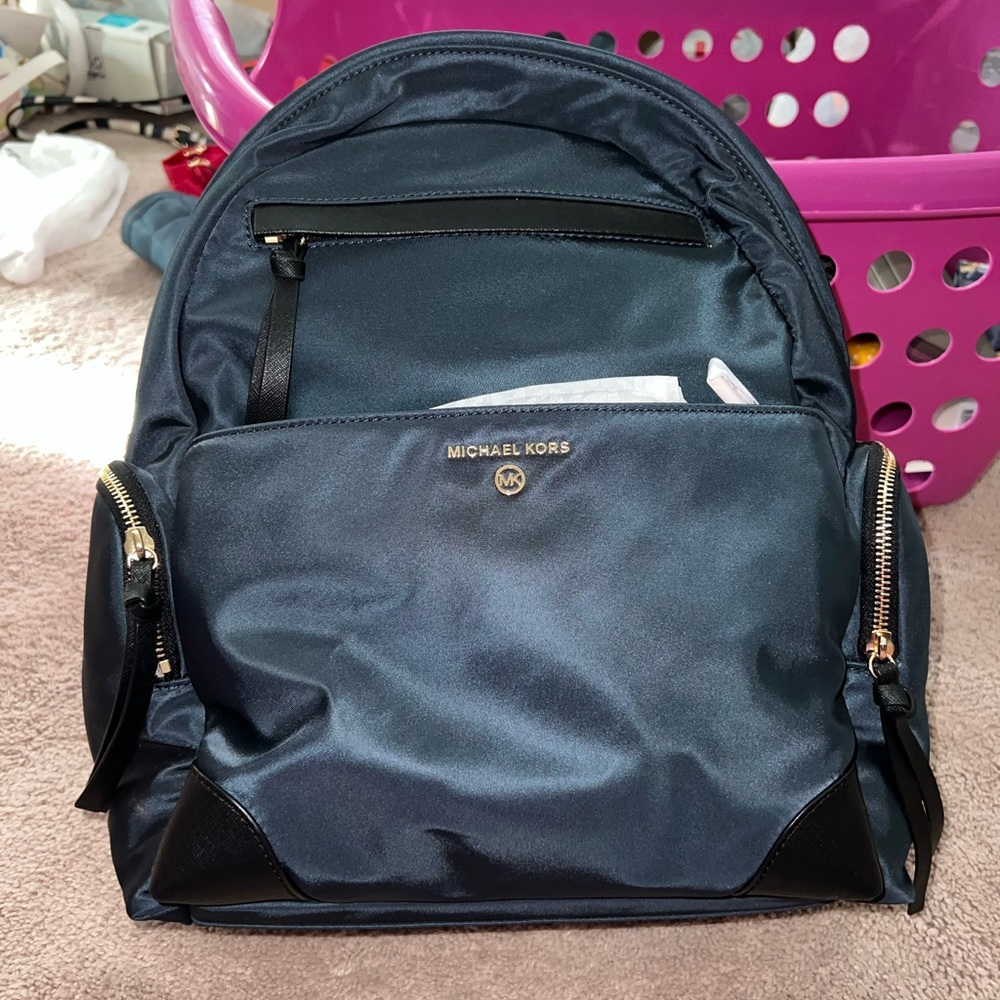 Authentic mk backpack - Picture 2 of 6